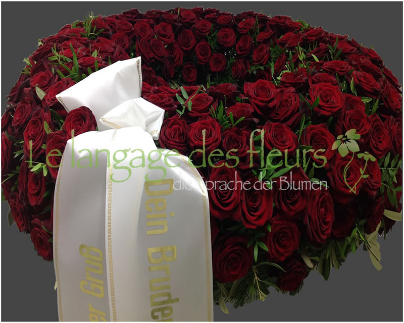 Couronnes mortuaires, roses rouges, Munich